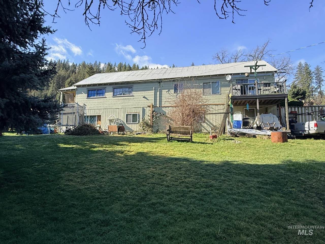 335 Pine St - Photo 1