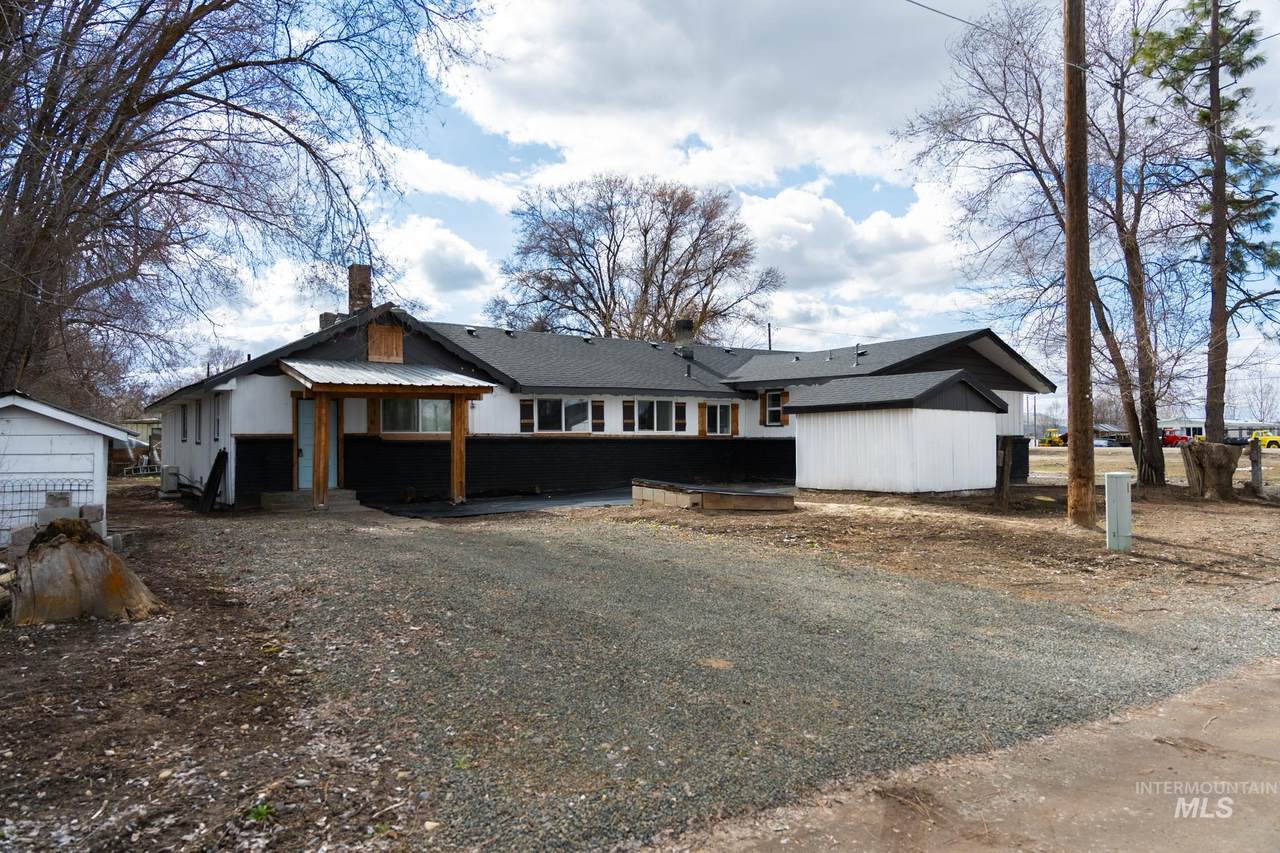 385/383 Bass St. - Photo 1