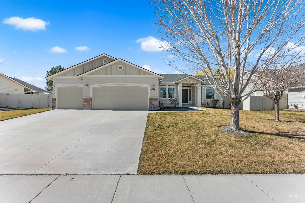 2722 Sepia Avenue - Photo 1