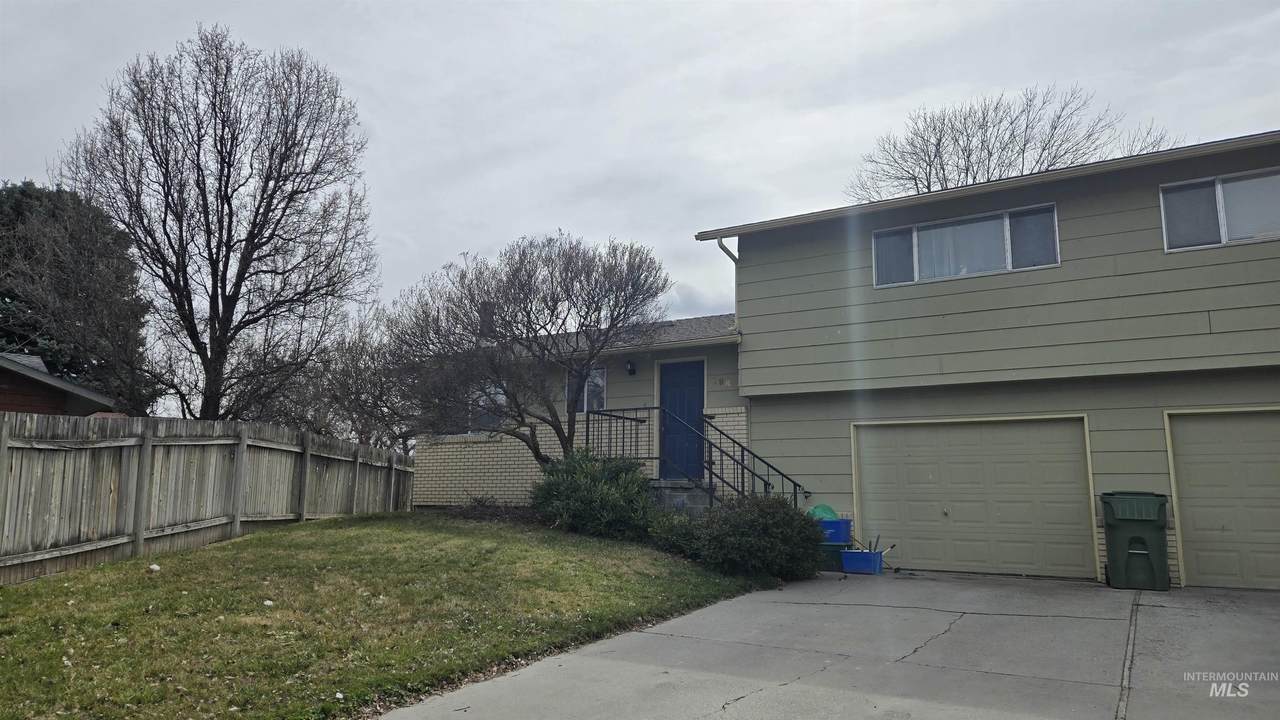 796 Skyhawk Drive - Photo 1