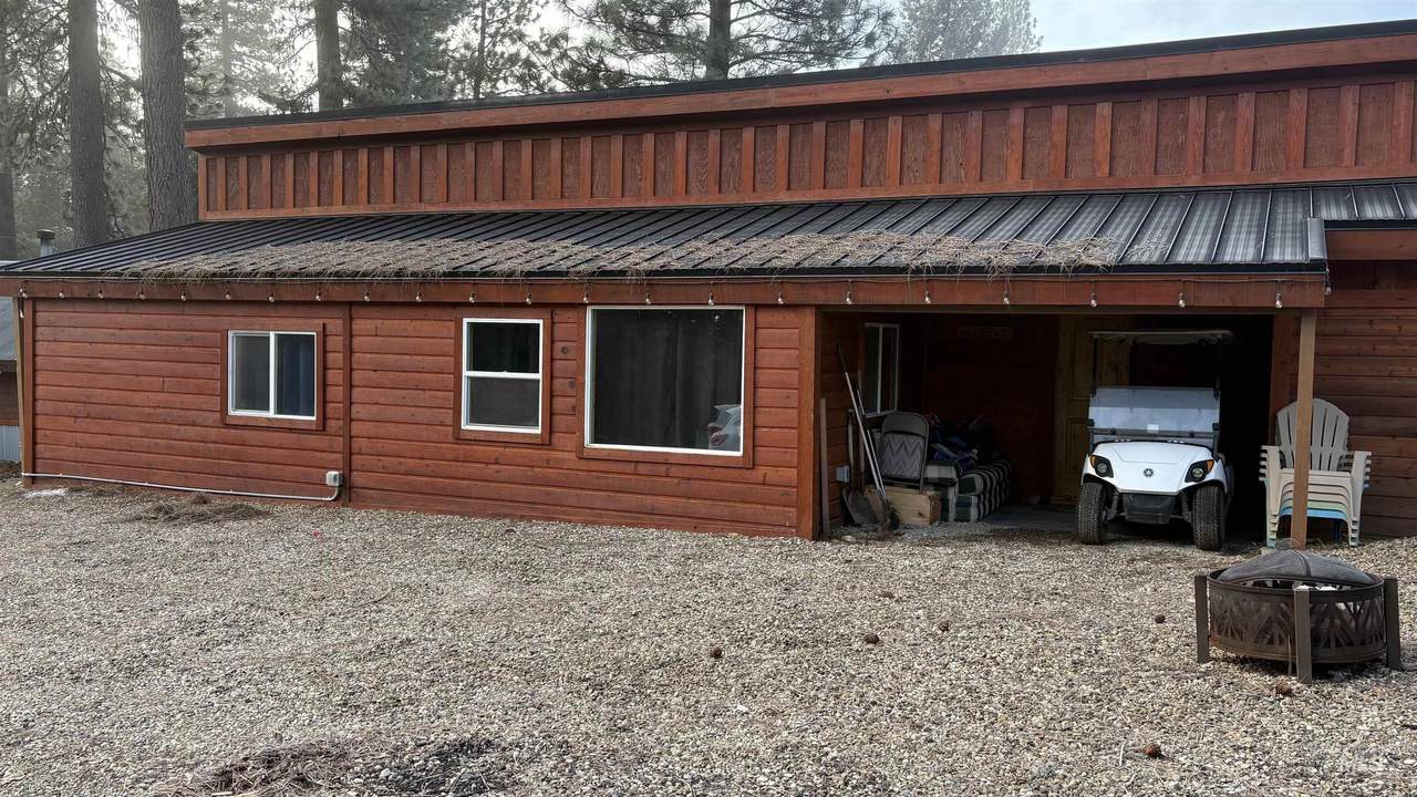 217 Holiday Dr - Photo 1