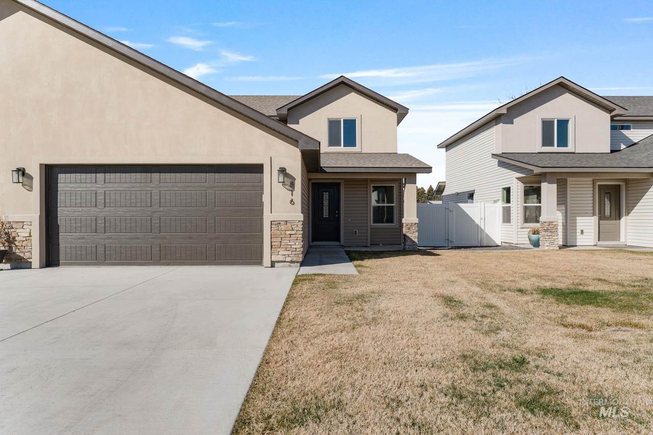 816 Jack Ave - Photo 1