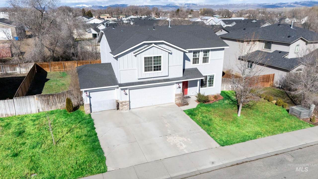 690 Sw Lago - Photo 1