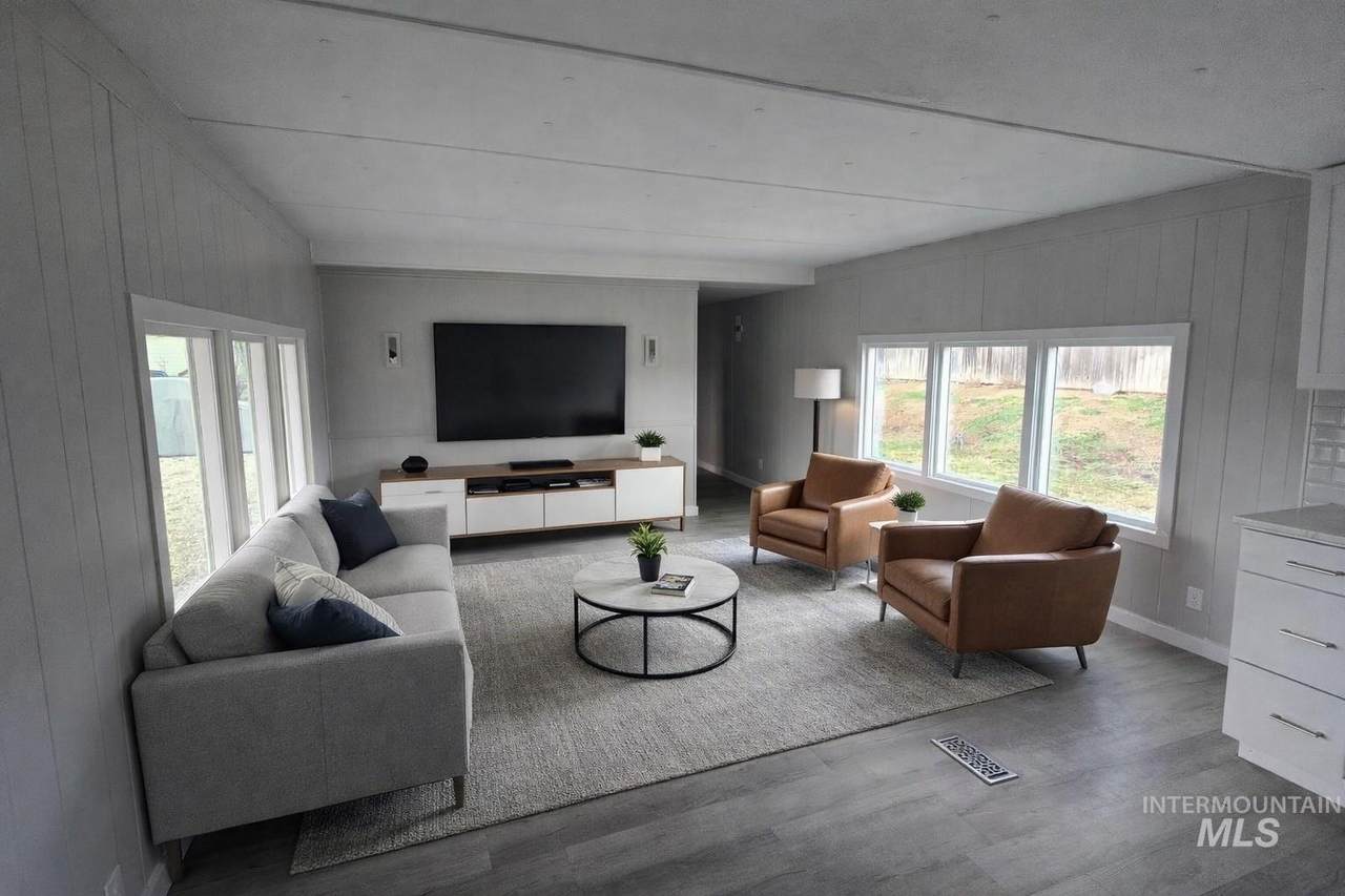 5015 Ustick Rd. - Photo 1