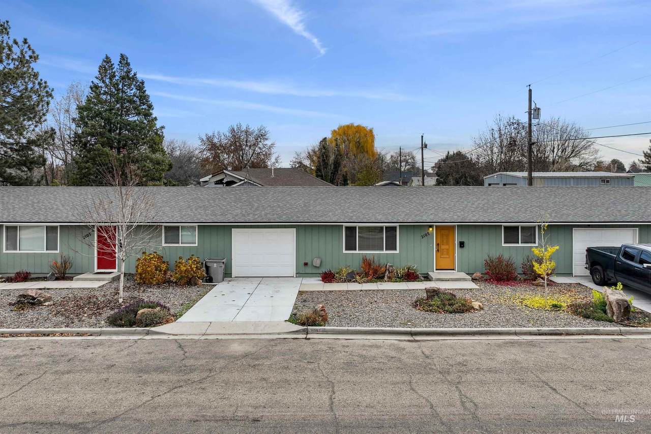 2105 Airport Ave - Photo 1
