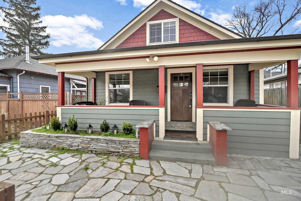 1413 Eastman St - Photo 1