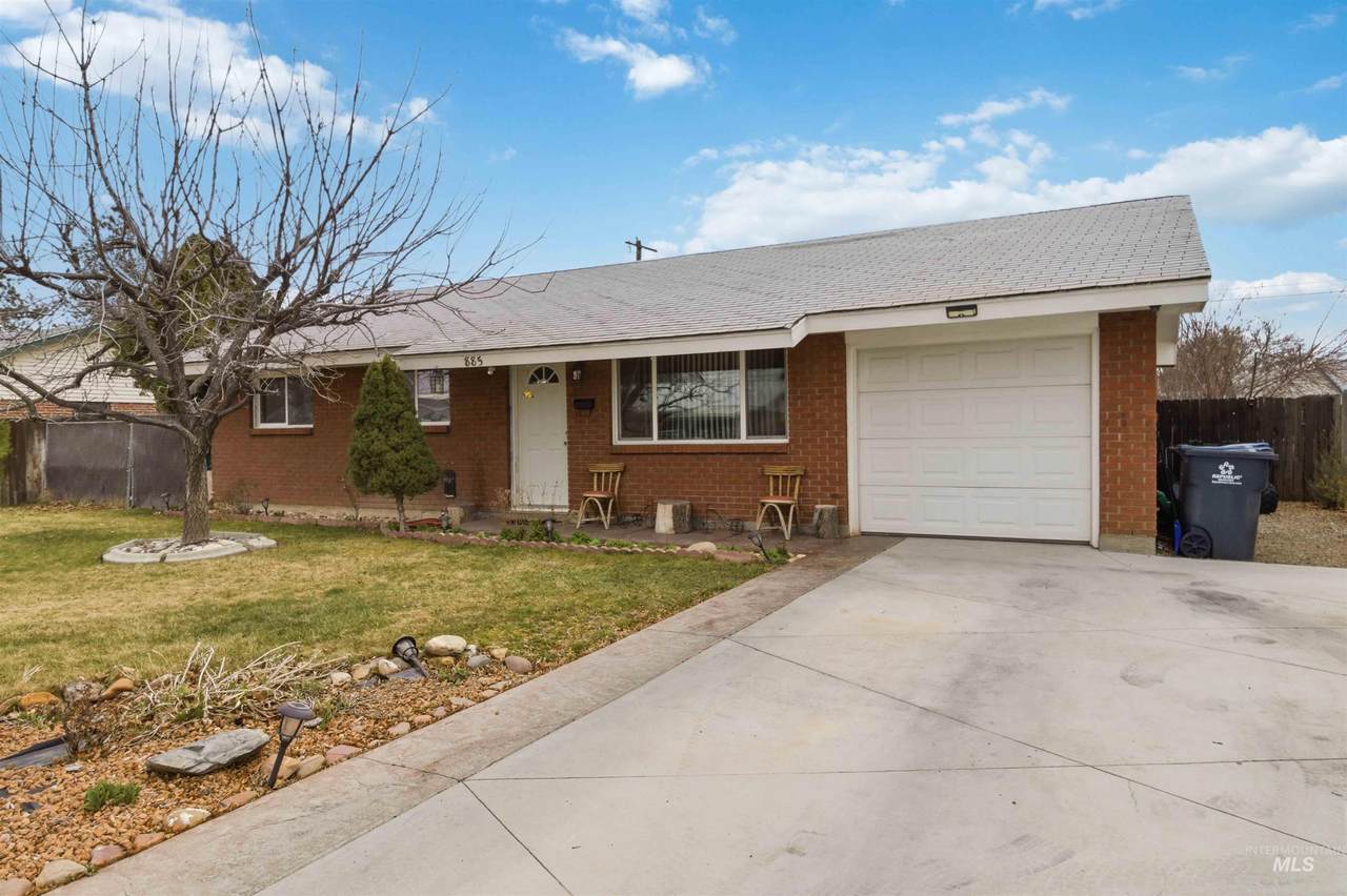 885 17th N - Photo 1