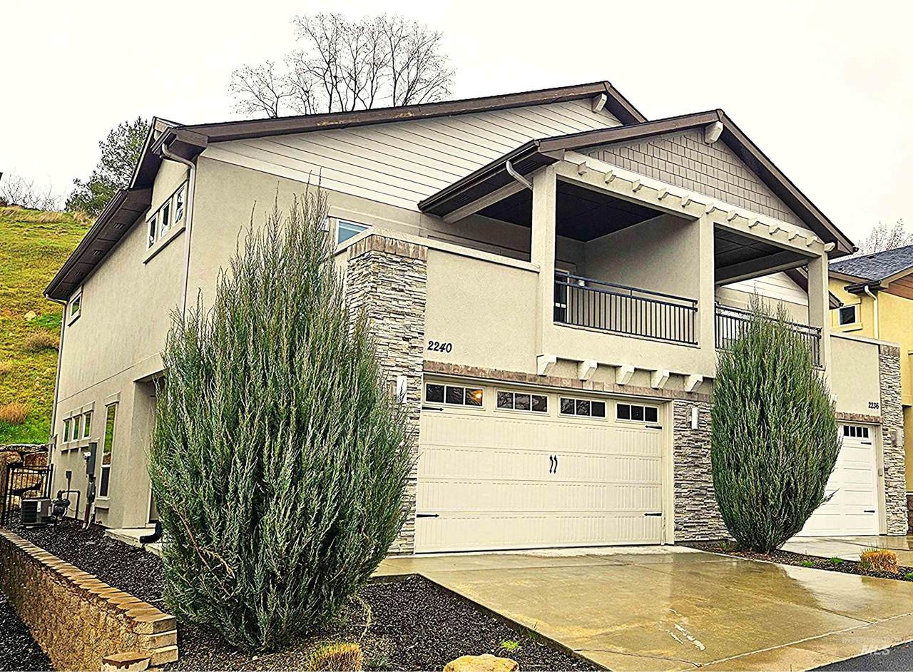 2240 Hill Terrace Ln - Photo 1