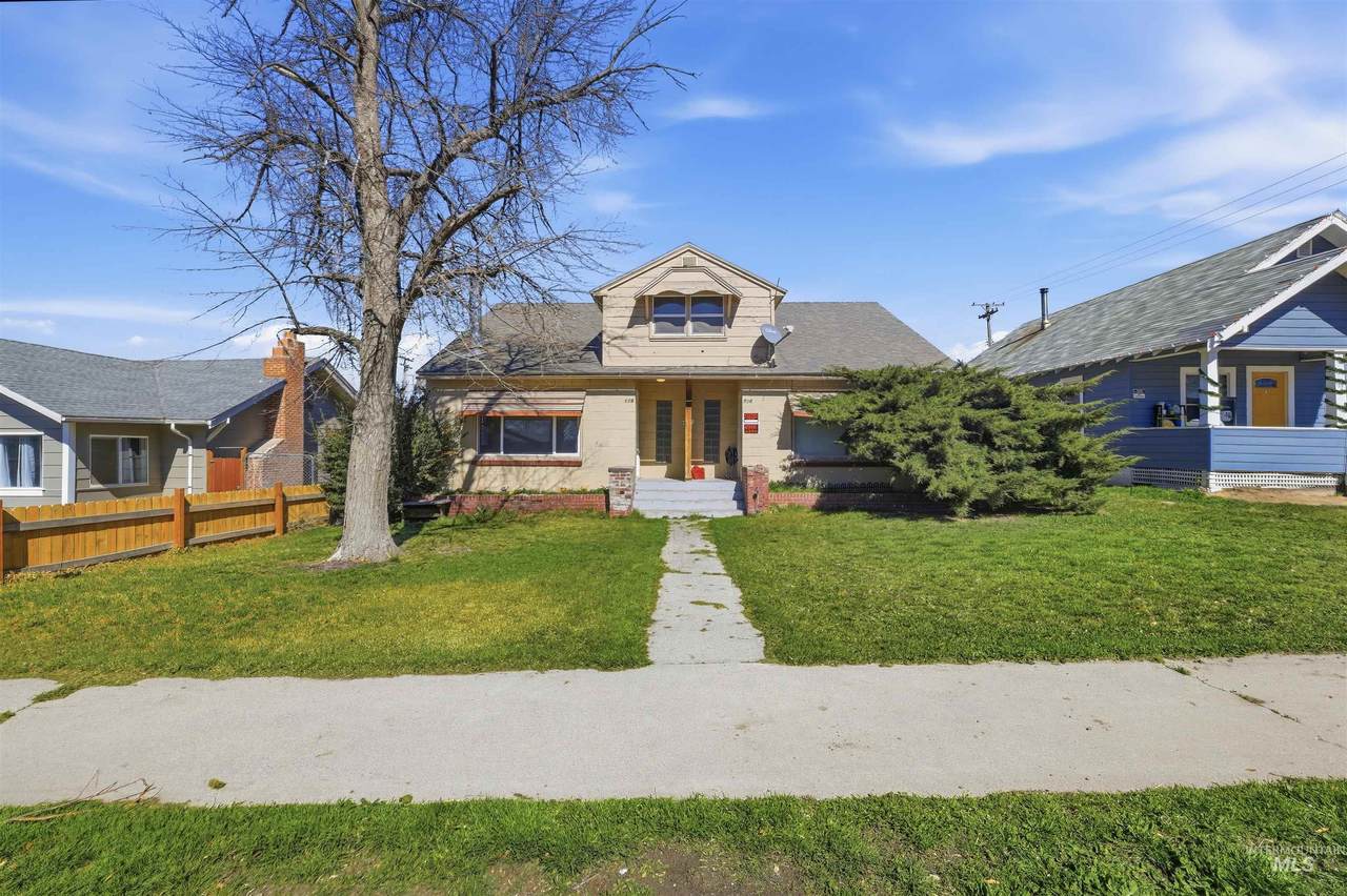 116 13th Ave - Photo 1
