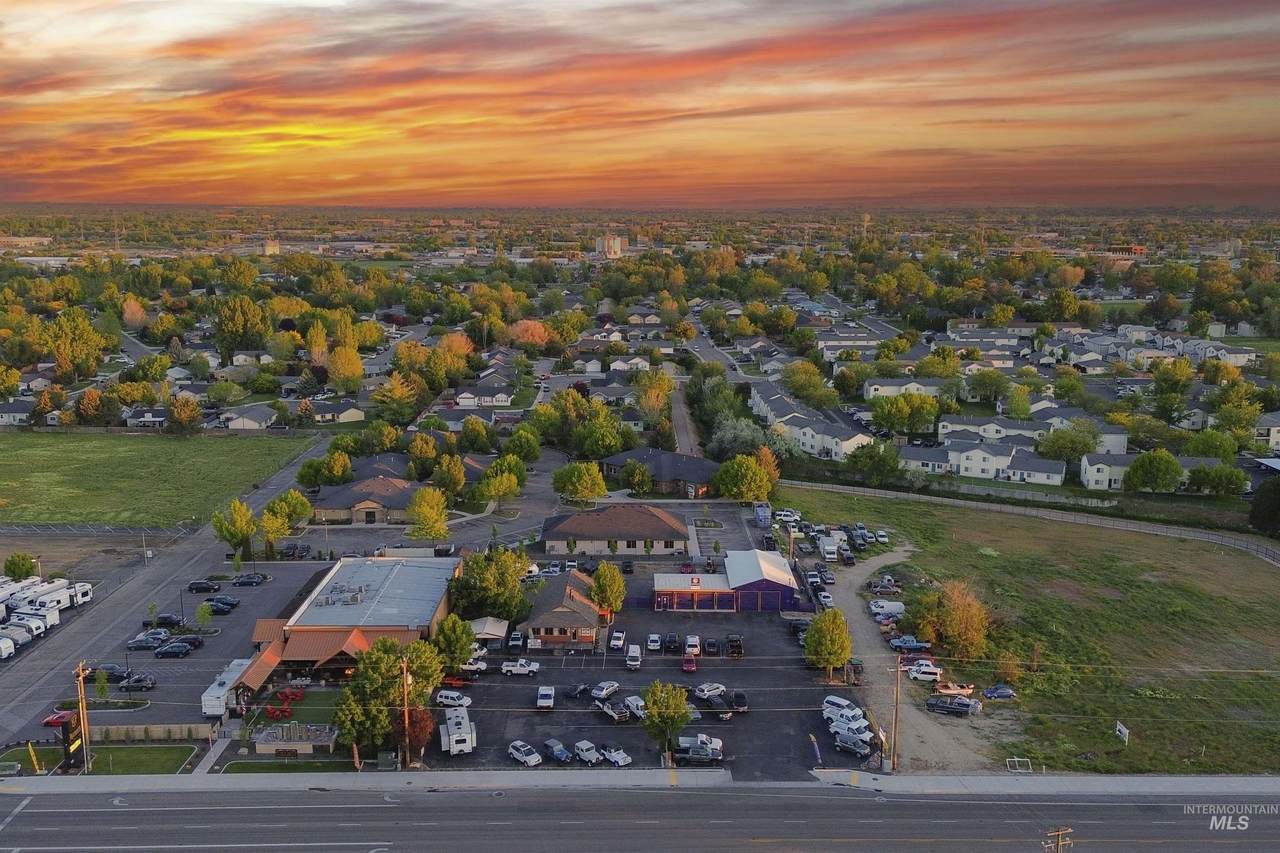 813 Fairview - Photo 1