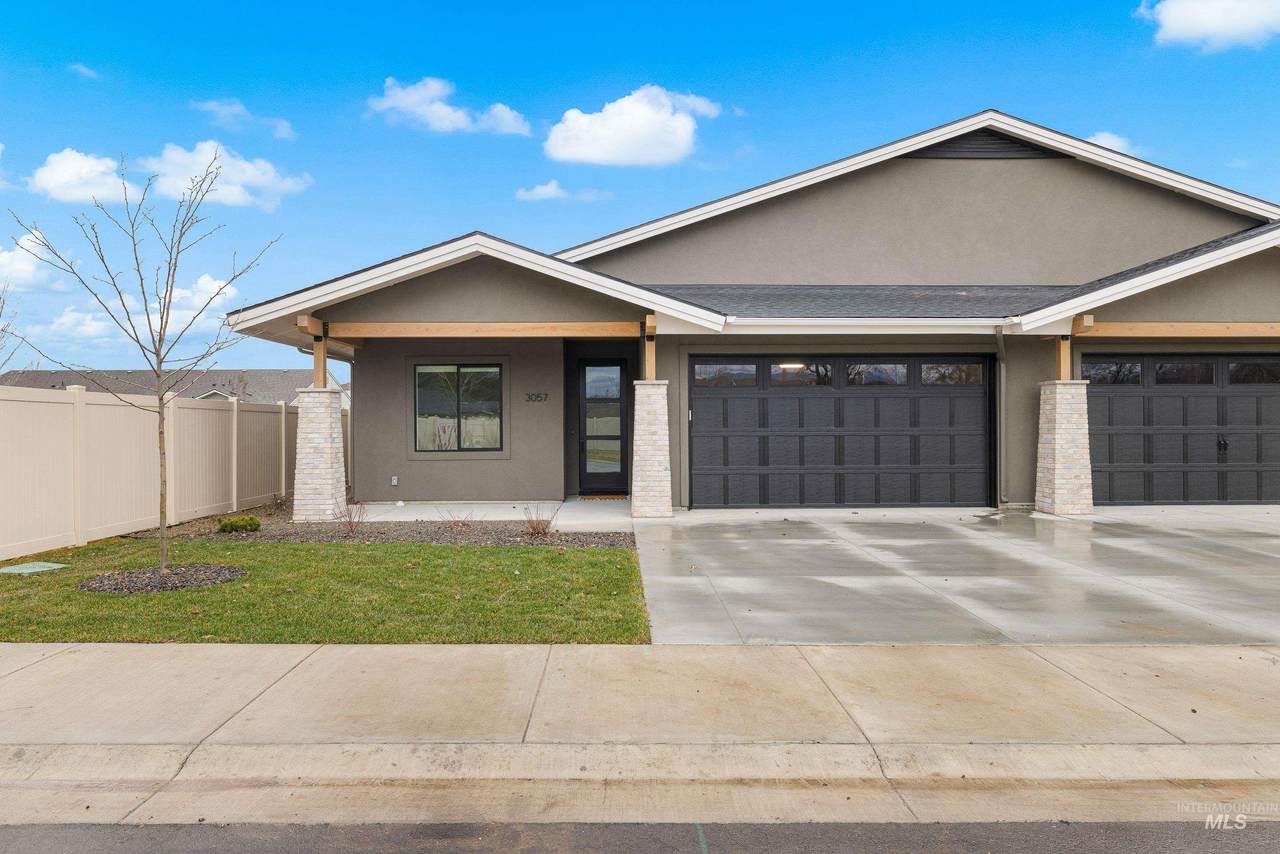 3071 Lapis Ave - Photo 1