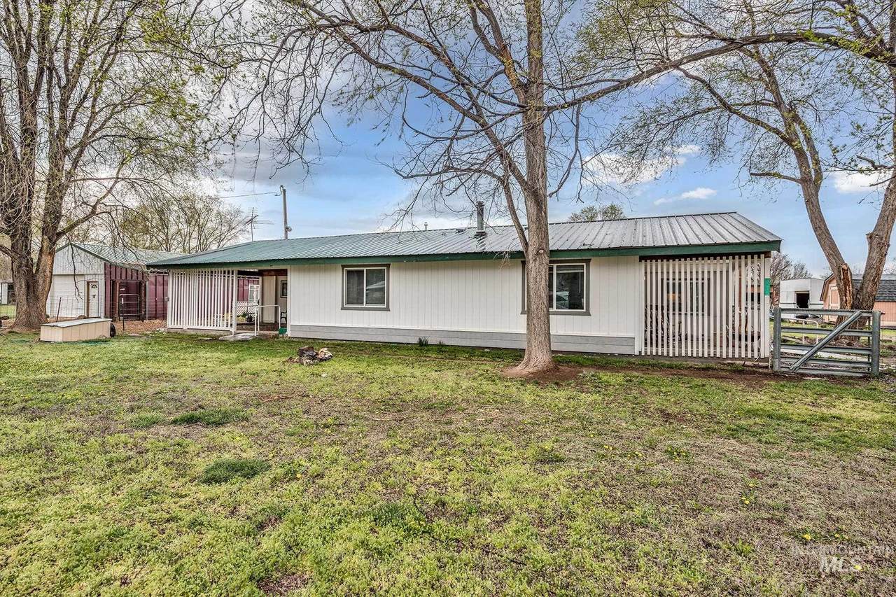 3315 7th Ave - Photo 1