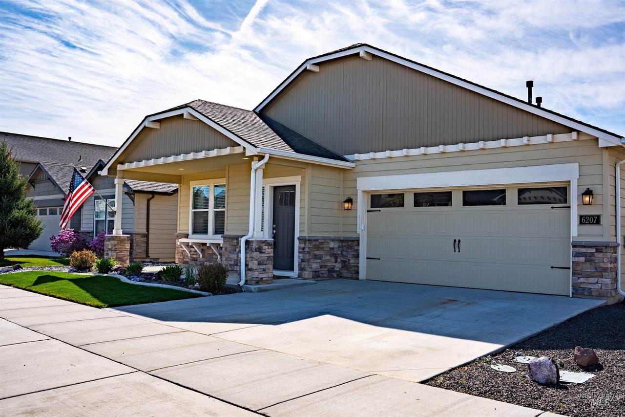 6207 Mattawa - Photo 1