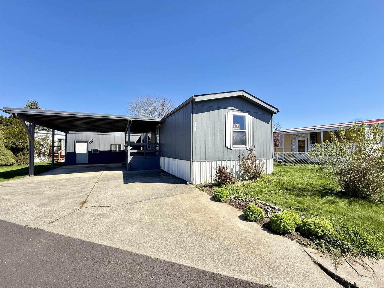 2015 6th Ave - Photo 1