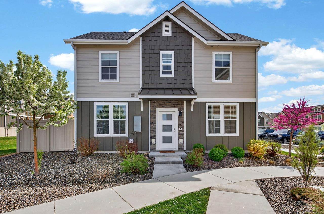 10698 Springgold Ln. - Photo 1