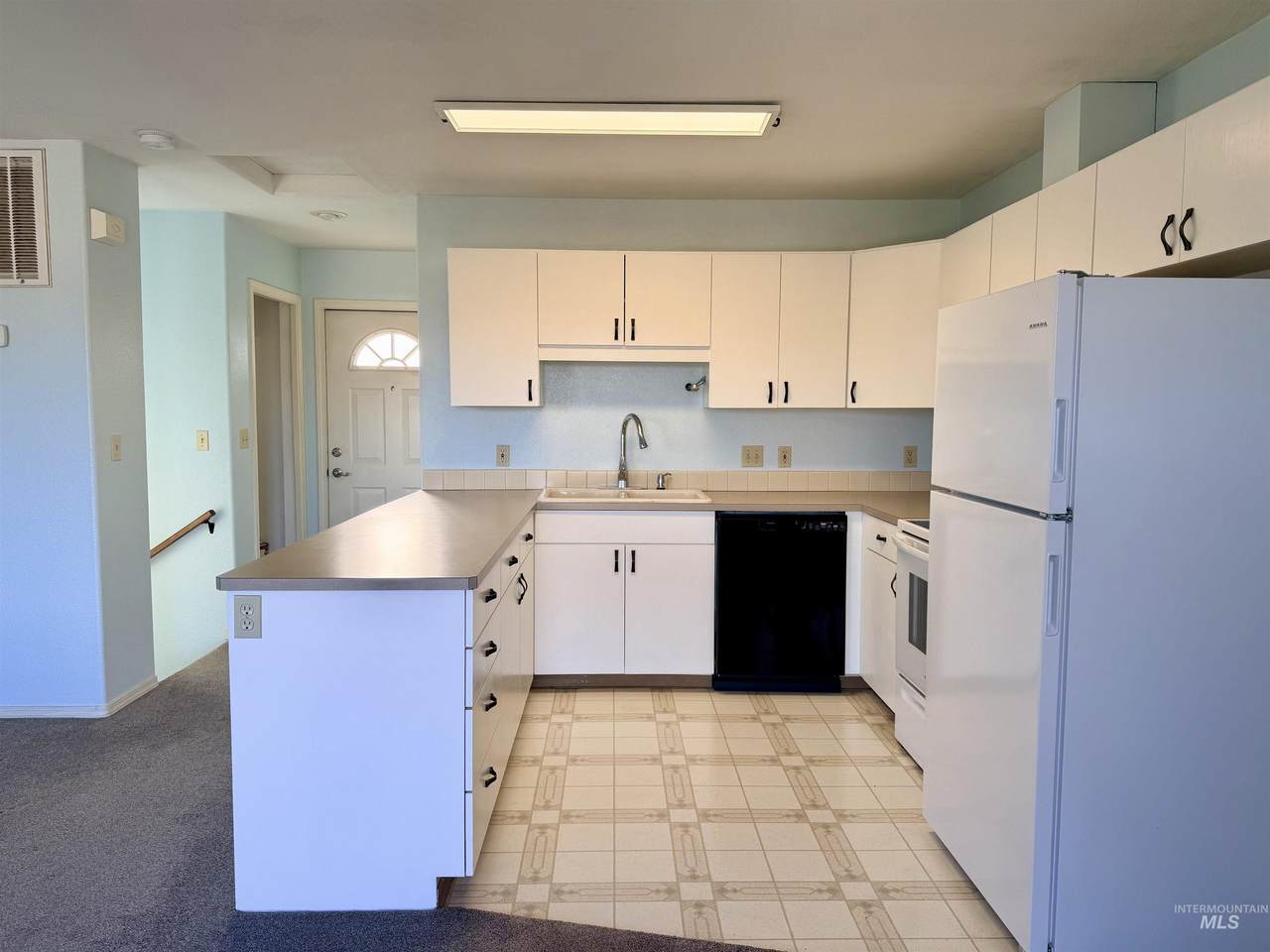 607 Park Street - Photo 1