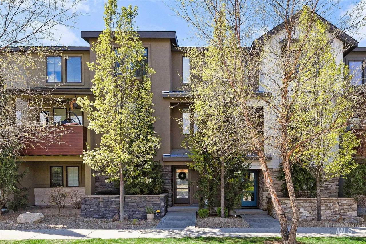 3693 E Parkcenter Blvd - Photo 1