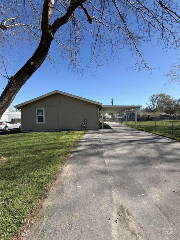 321 Joliet St - Photo 1