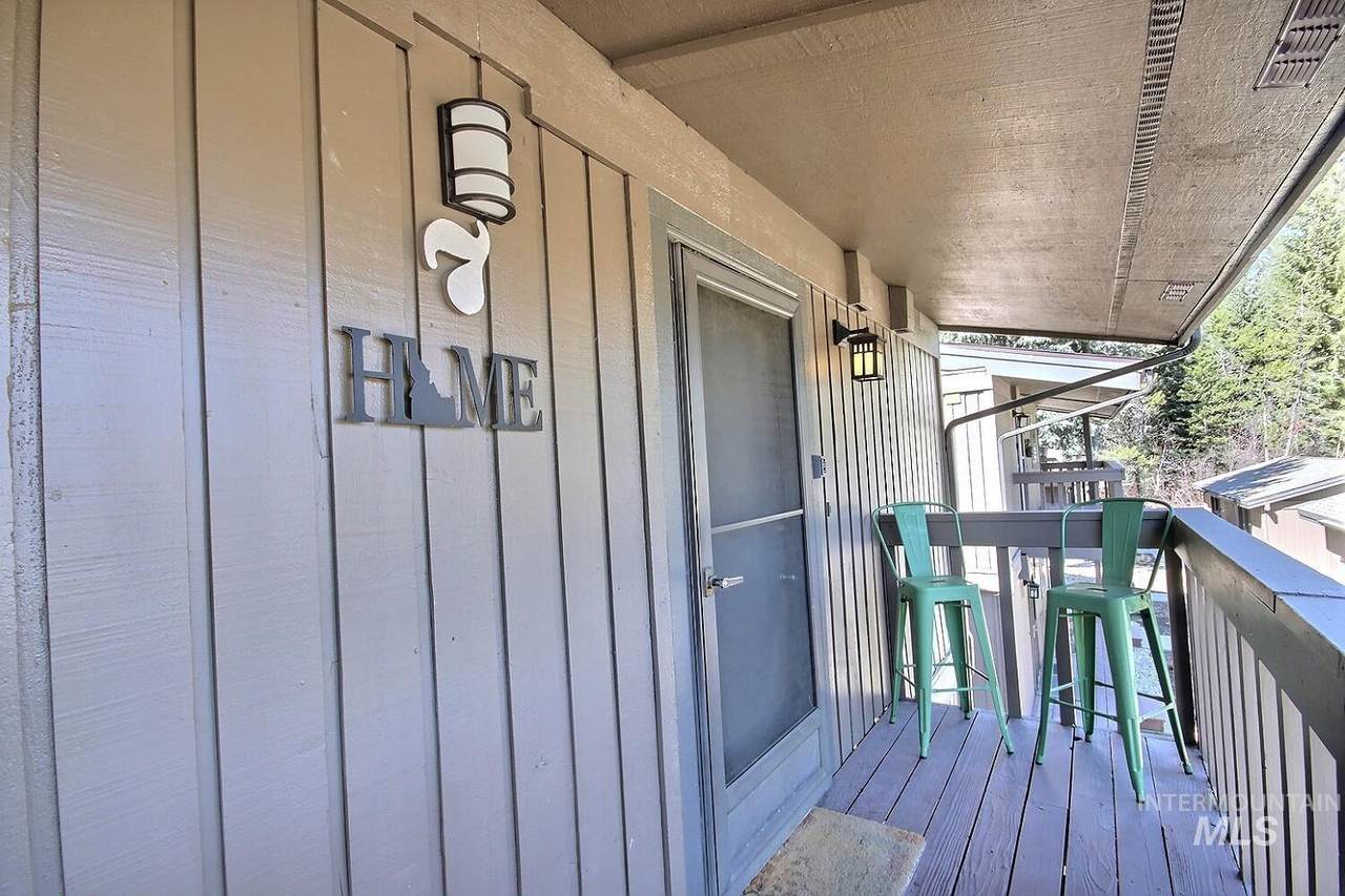 1640 Davis Avenue - Photo 1