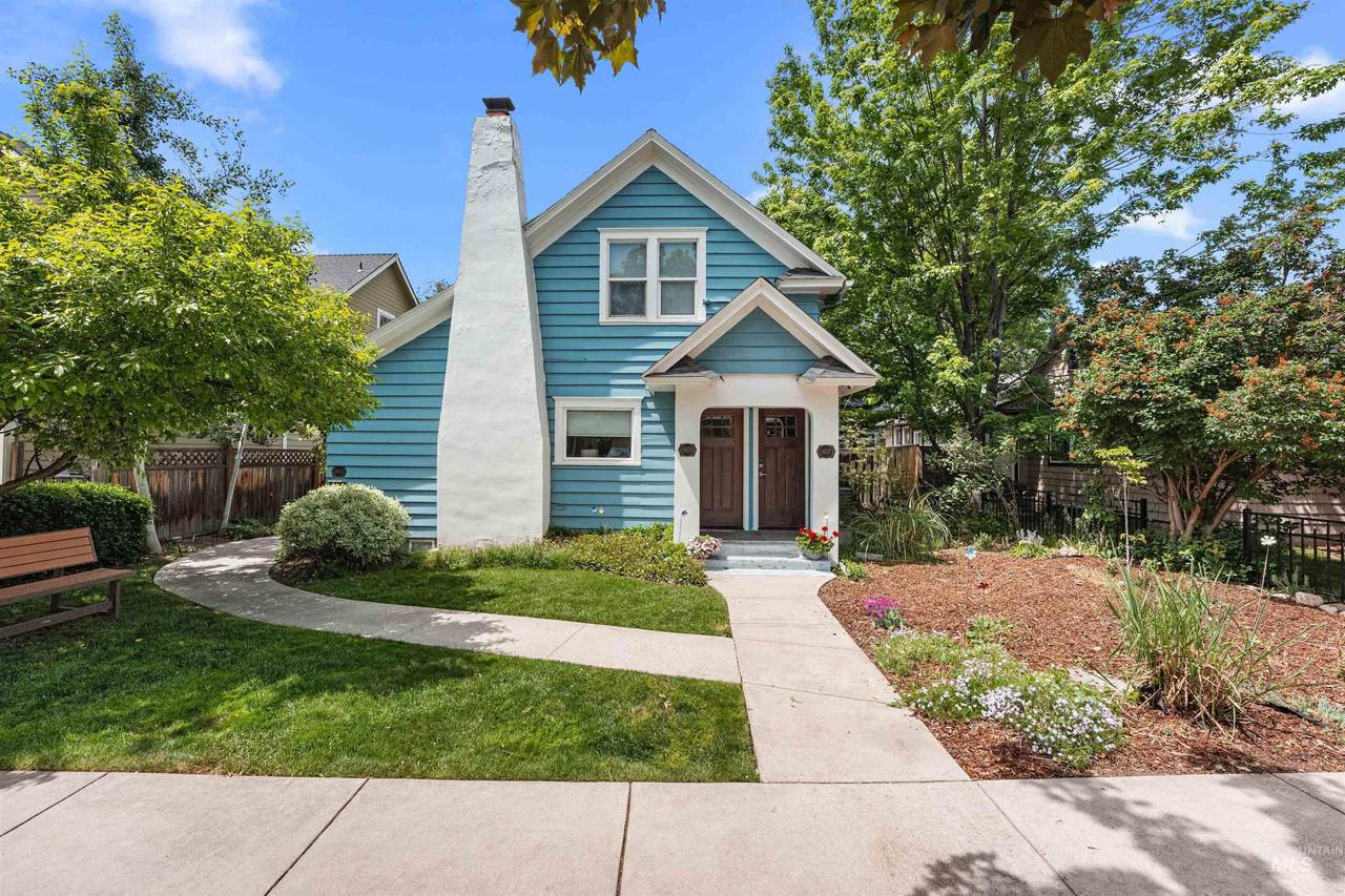 1605 11th St - Photo 1
