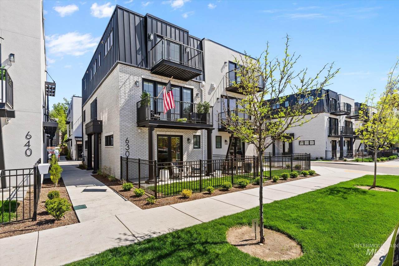 630 Avenue H - Photo 1