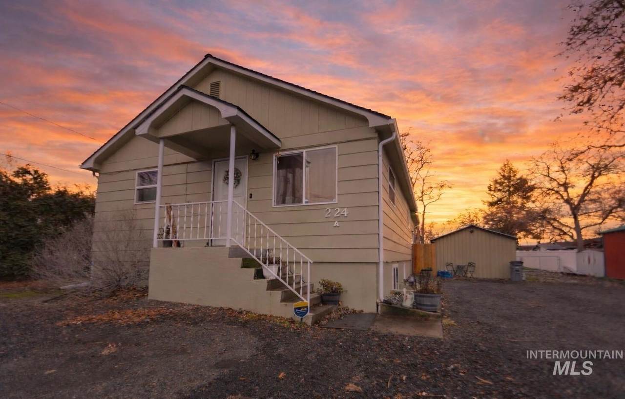 224 Garden Court - Photo 1