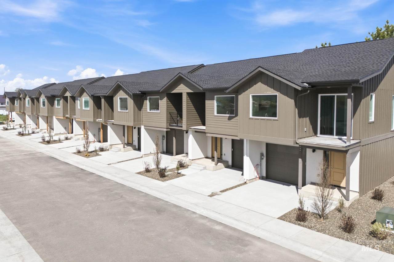 520 Diamond Ln. - Photo 1