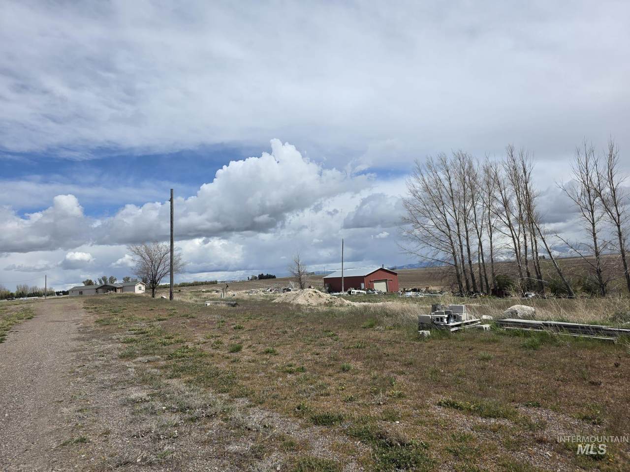 Approx. 1325 300 S - Photo 1