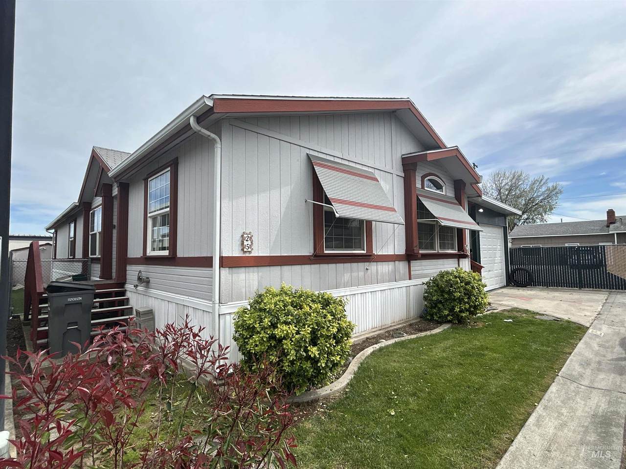 2115 6th Ave. - Photo 1