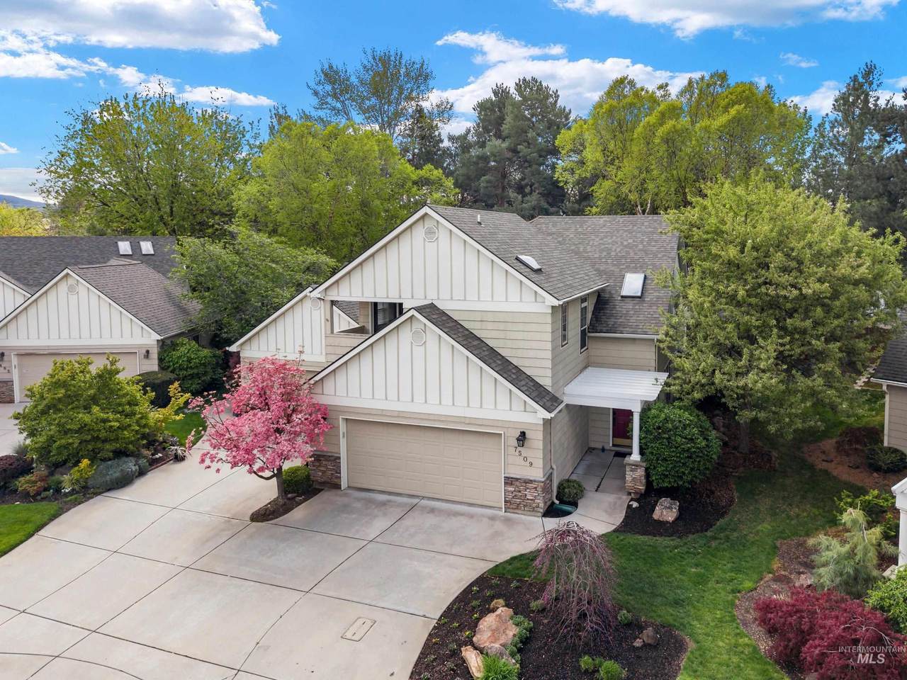 7509 Hathaway Ln - Photo 1