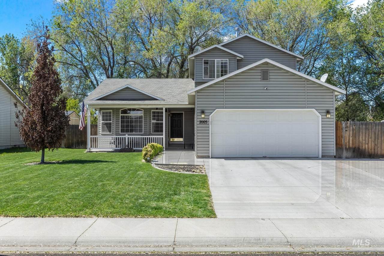 2005 Plateau Dr - Photo 1
