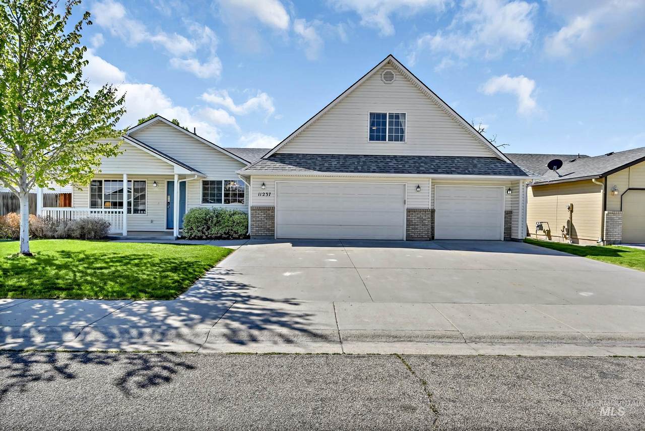 11237 W Abram - Photo 1
