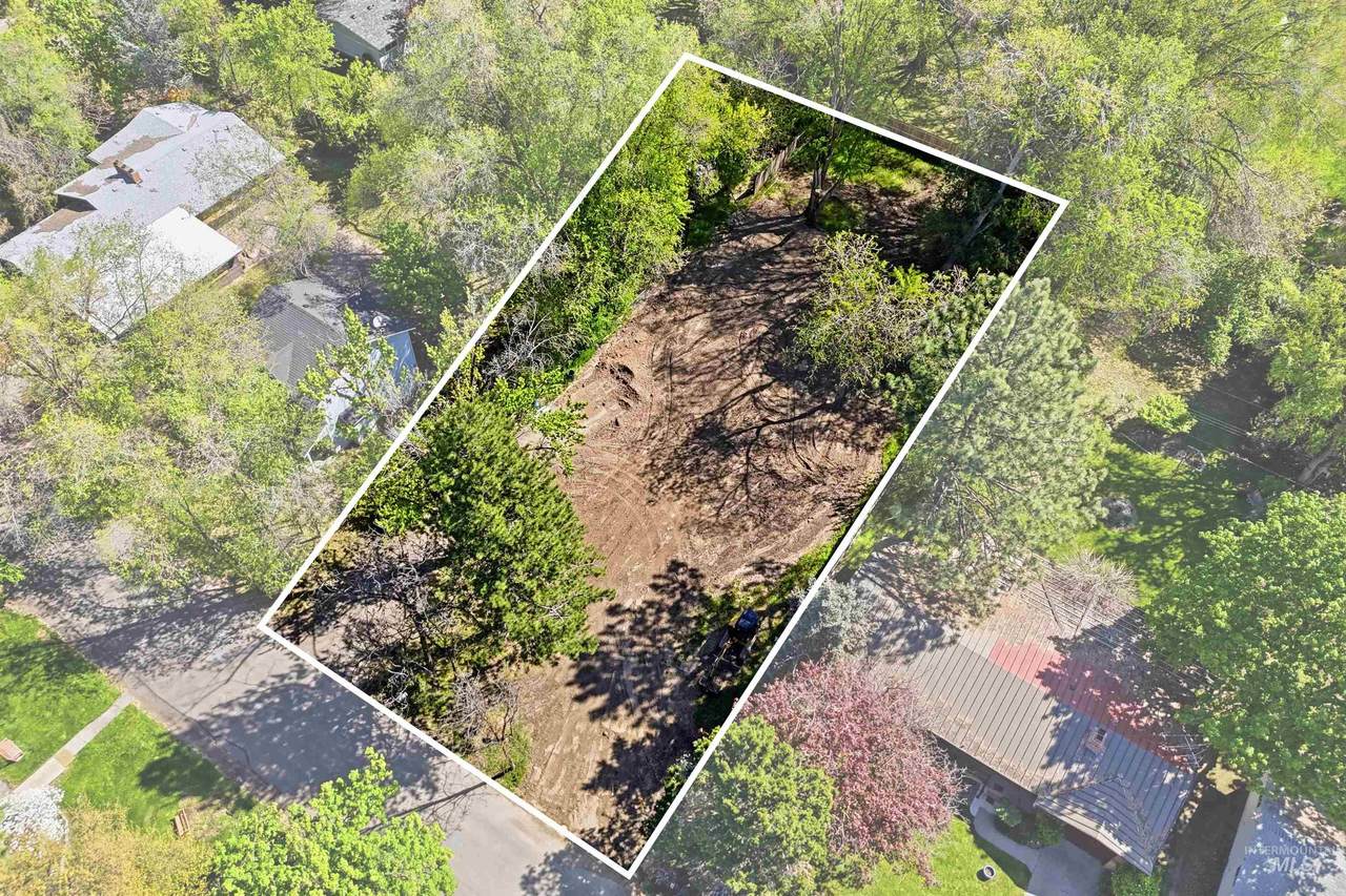 3012 Tamarack Dr - Photo 1