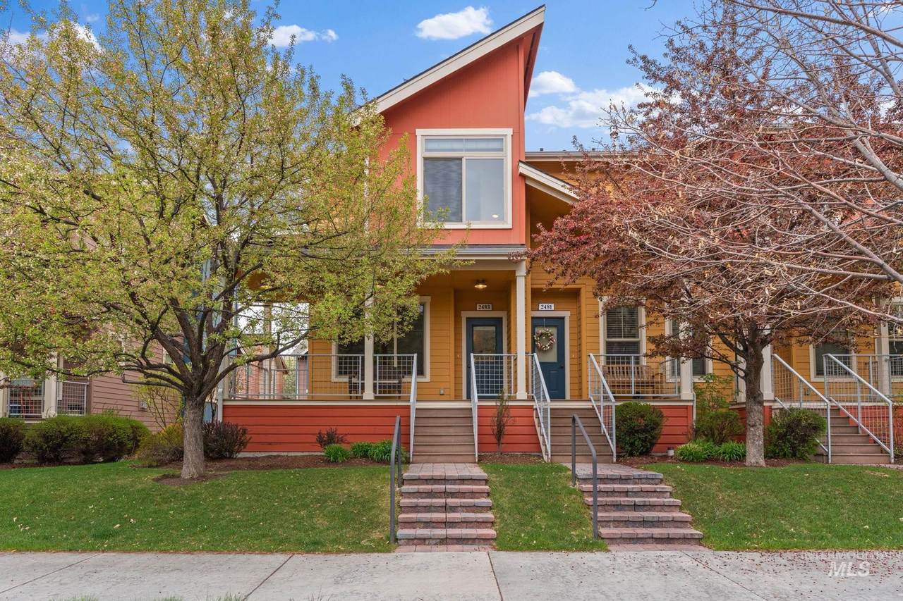 2483 Woodside Blvd - Photo 1