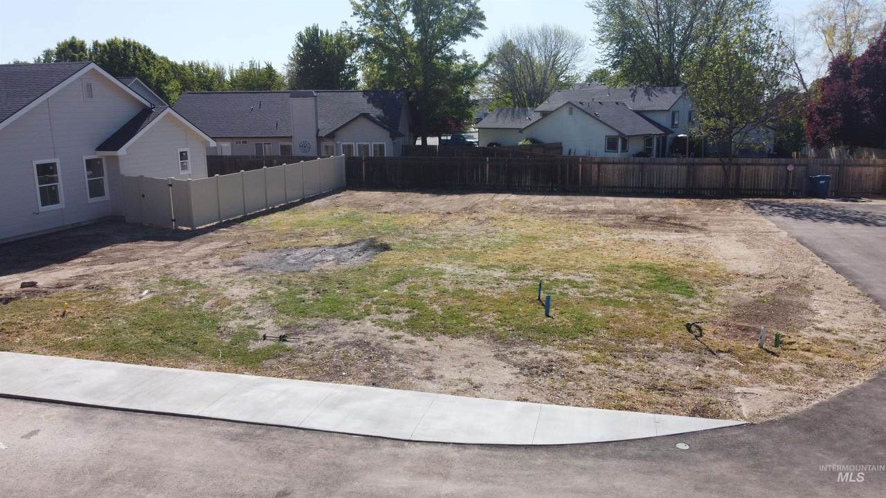 9593 Irving St - Photo 1