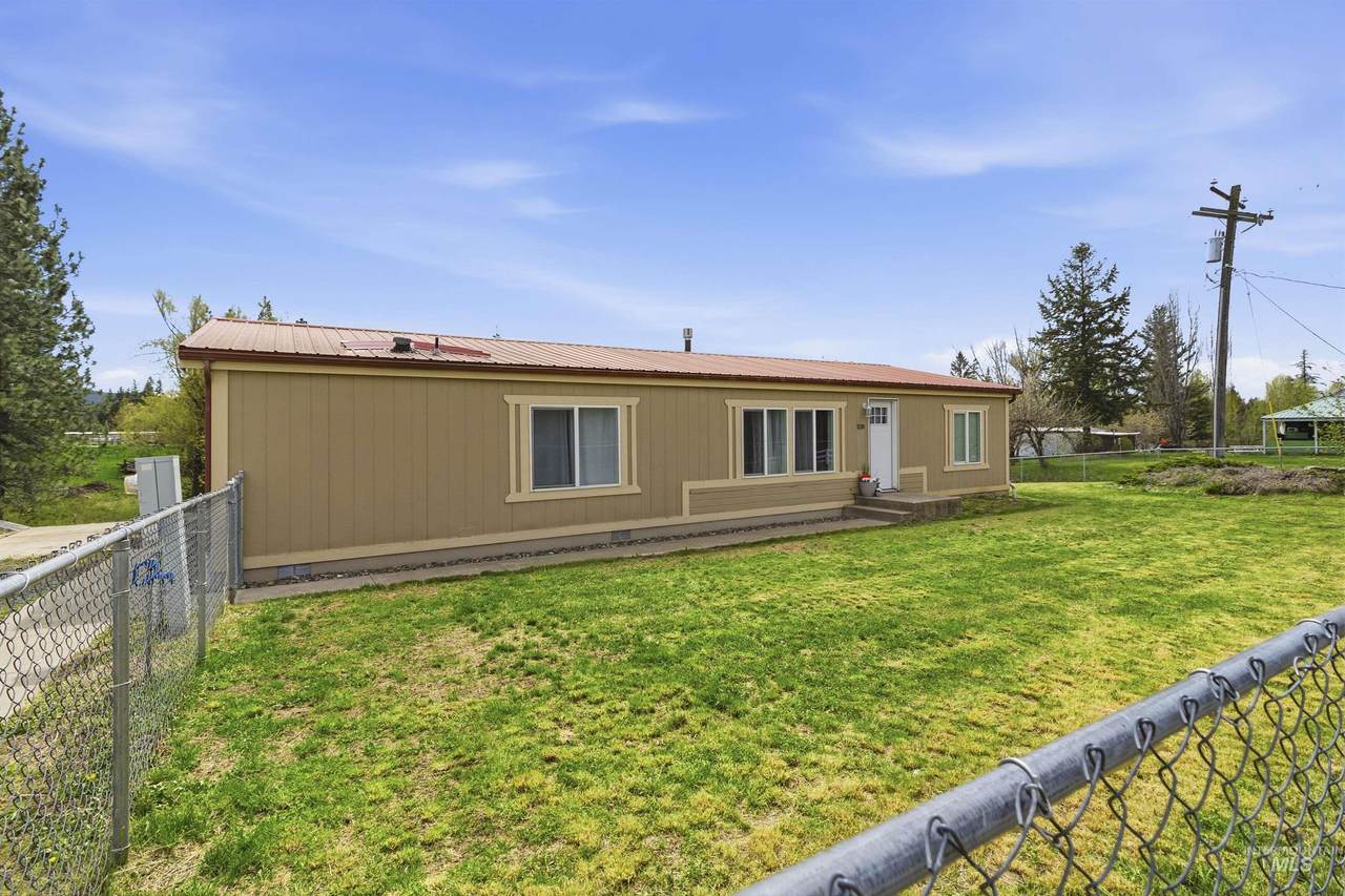 1030 Helmer Ln - Photo 1