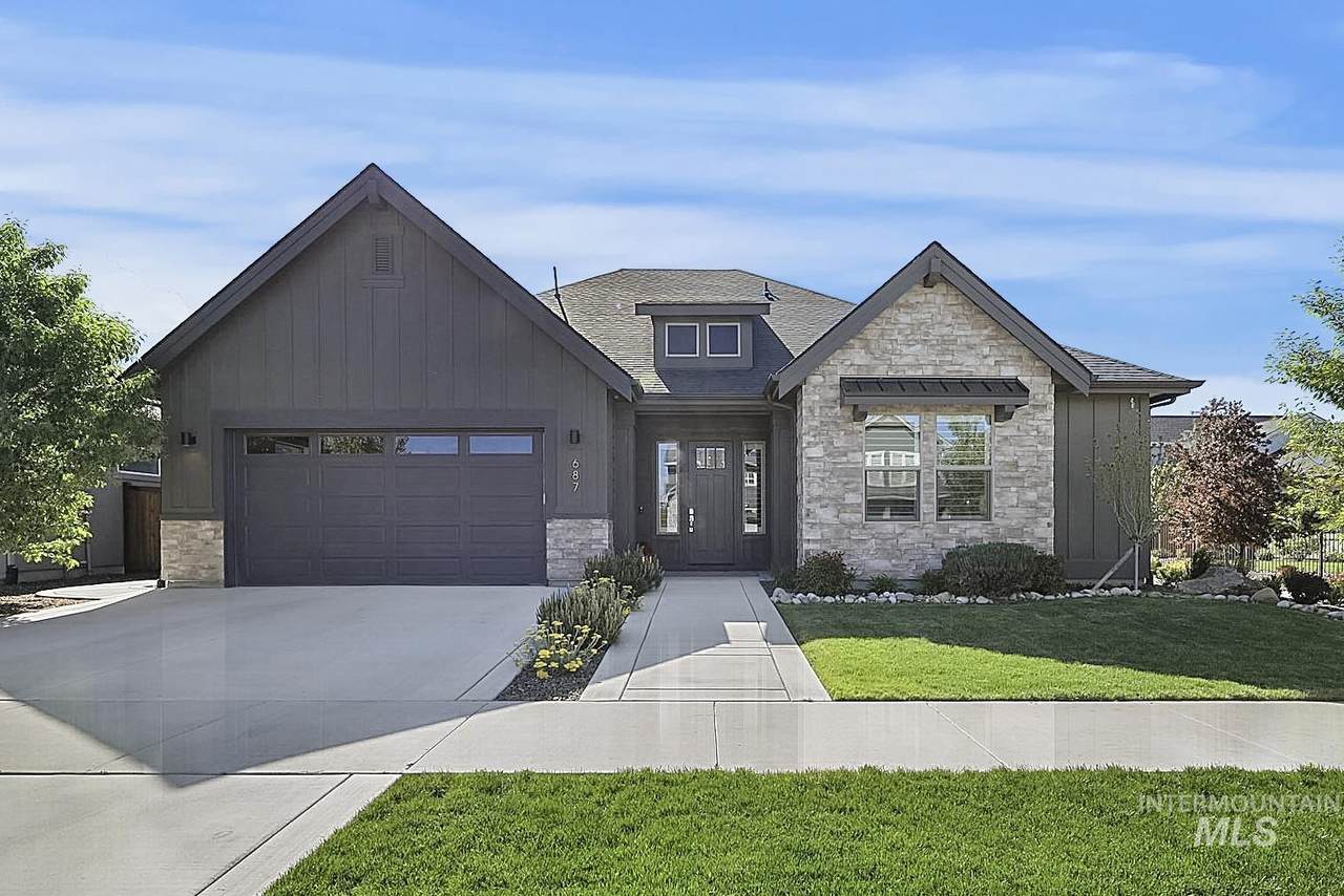 687 Short Ln - Photo 1