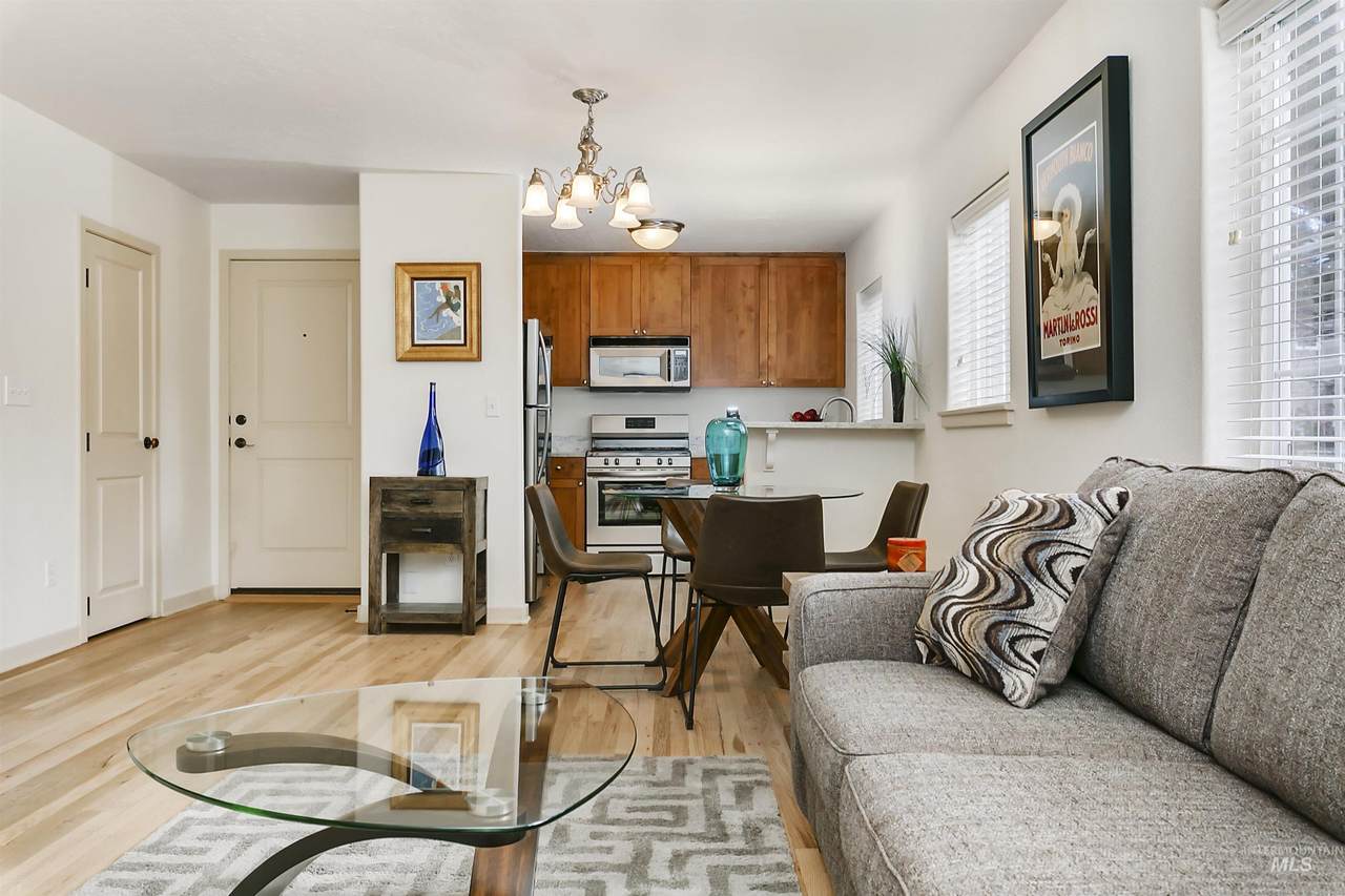 418 W Village Ln - Photo 1