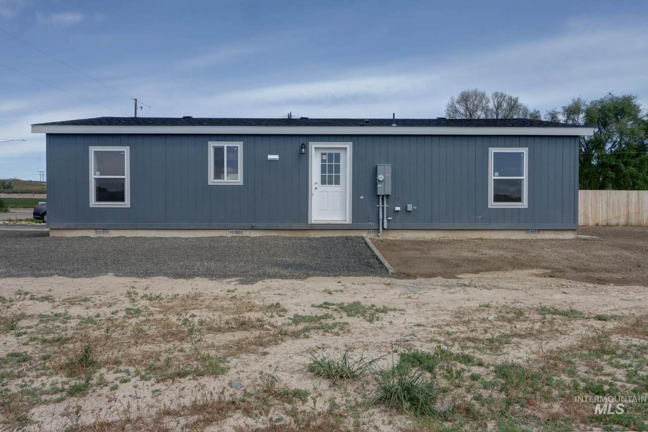 494 Elm St - Photo 1