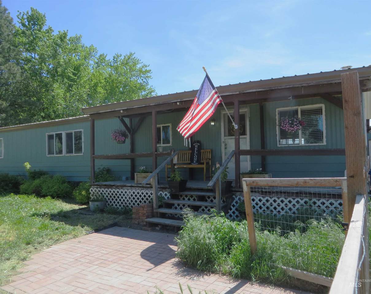 937 Indianhead Road - Photo 1
