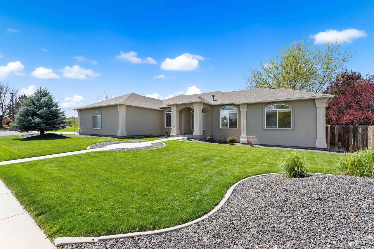 3303 Montego Way - Photo 1