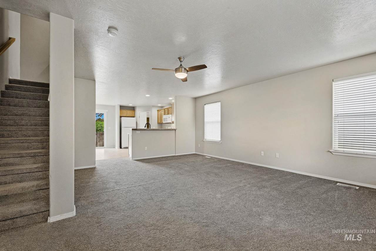 https://bt-photos.global.ssl.fastly.net/imls/1280_boomver_1_98986430-2.jpg