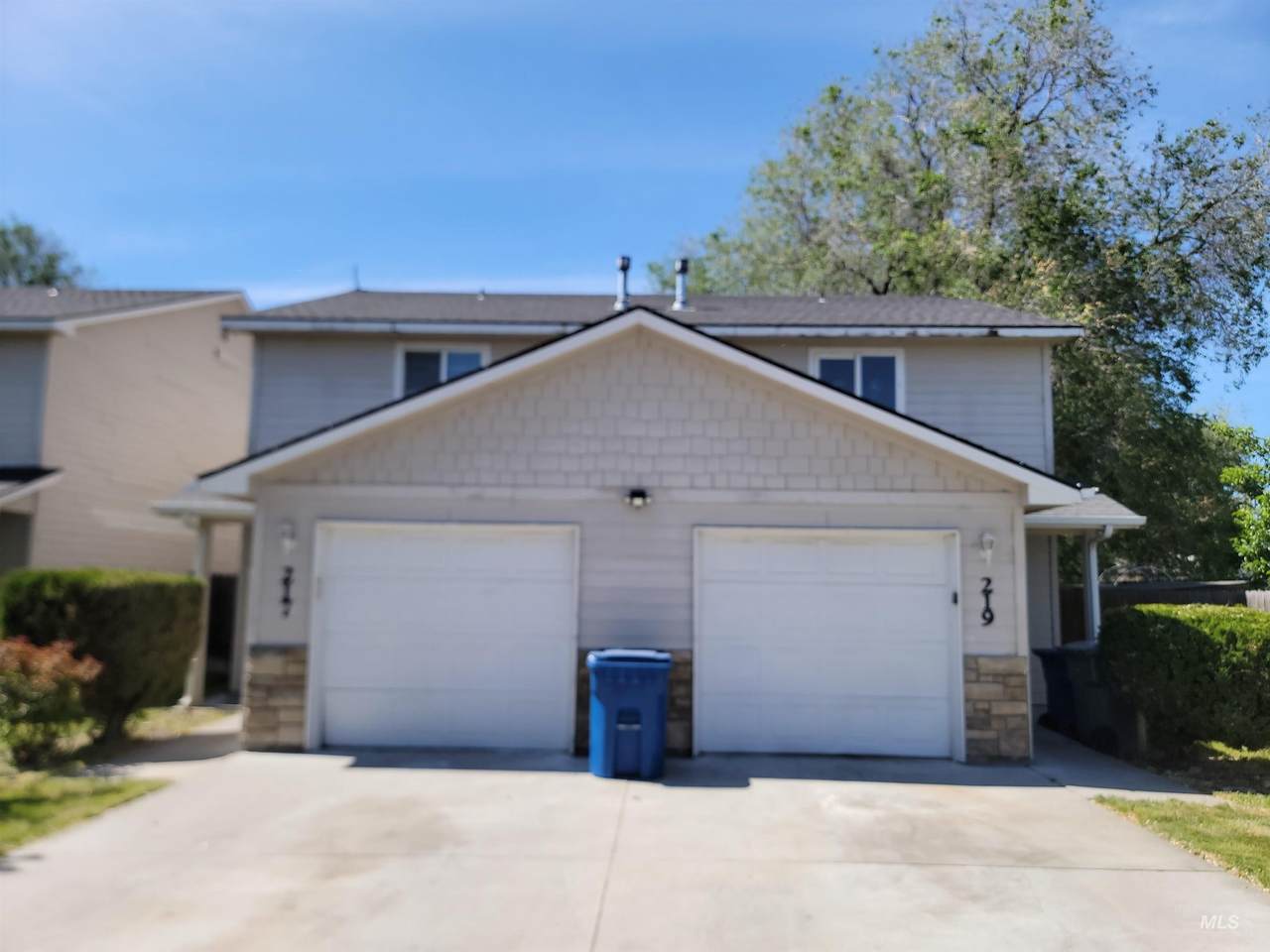 217 & 219 20th Ave N - Photo 1