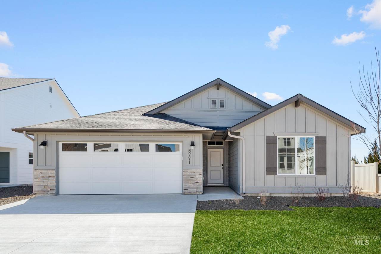 12777 Ropers St - Photo 1