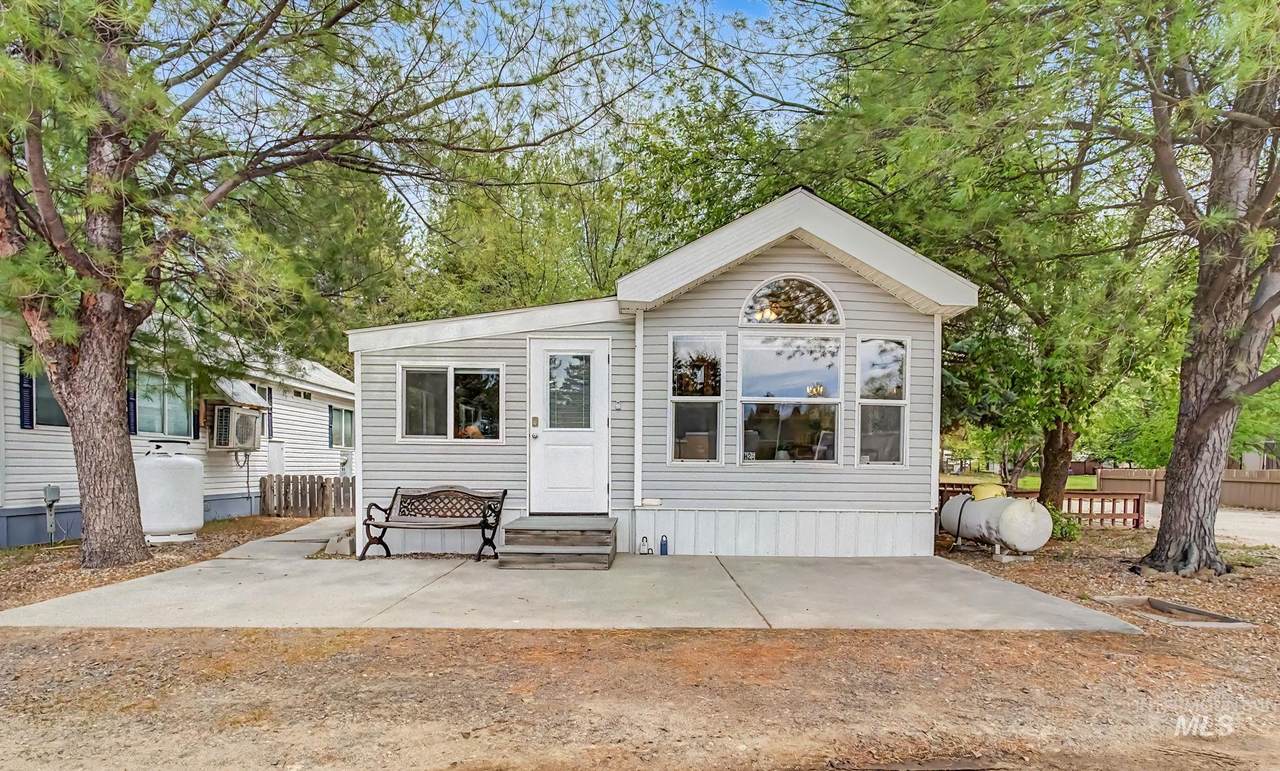 514 Sawyer St - Photo 1