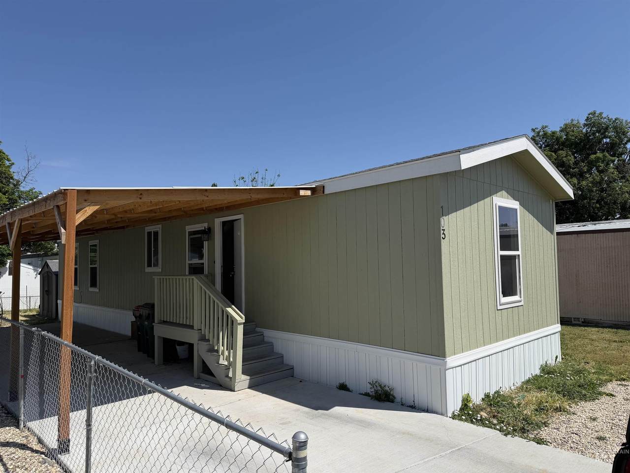 424 Cherry Lane - Photo 1