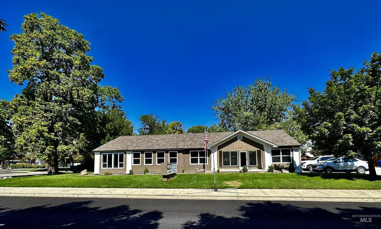 860 Beacon St - Photo 1