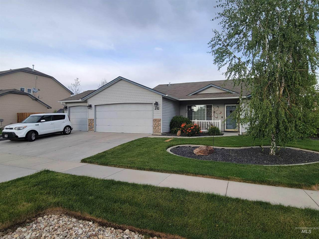 252 Archer Rd - Photo 1
