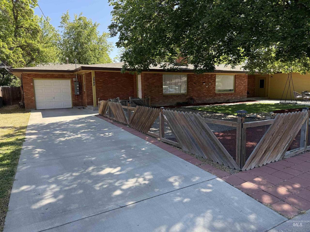 3938 Garnet - Photo 1