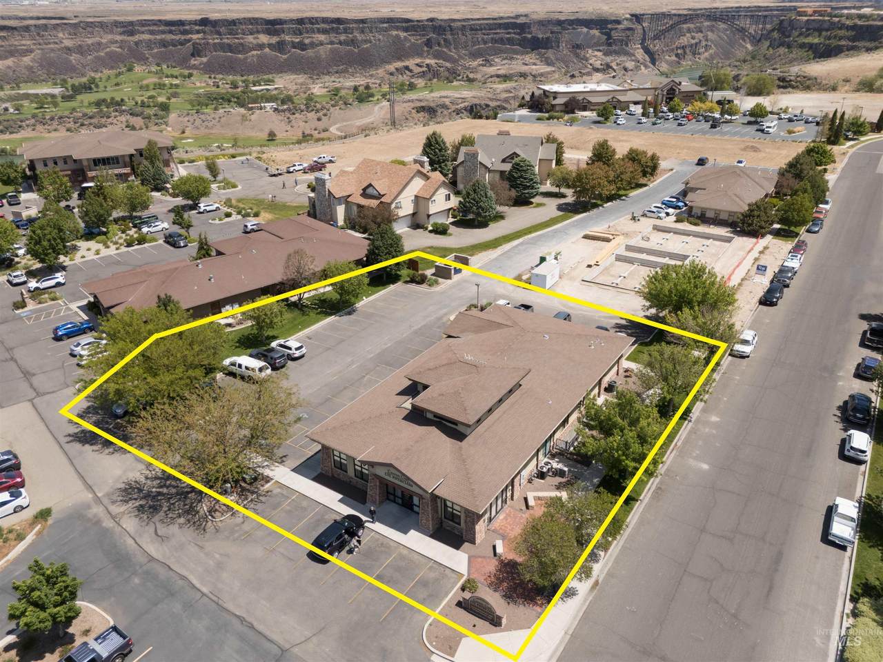 261 Canyon Crest Drive - Photo 1
